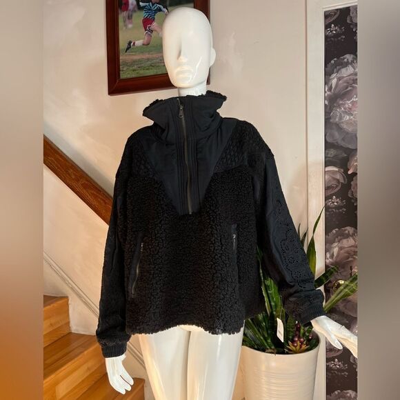 Free People x FP Movement + Care FP Seaside
Fleece/ size M - Picture 6 of 9